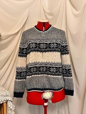 Northern Reflections Geometric Full-Zip Sweater in Gray & Black Size Medium